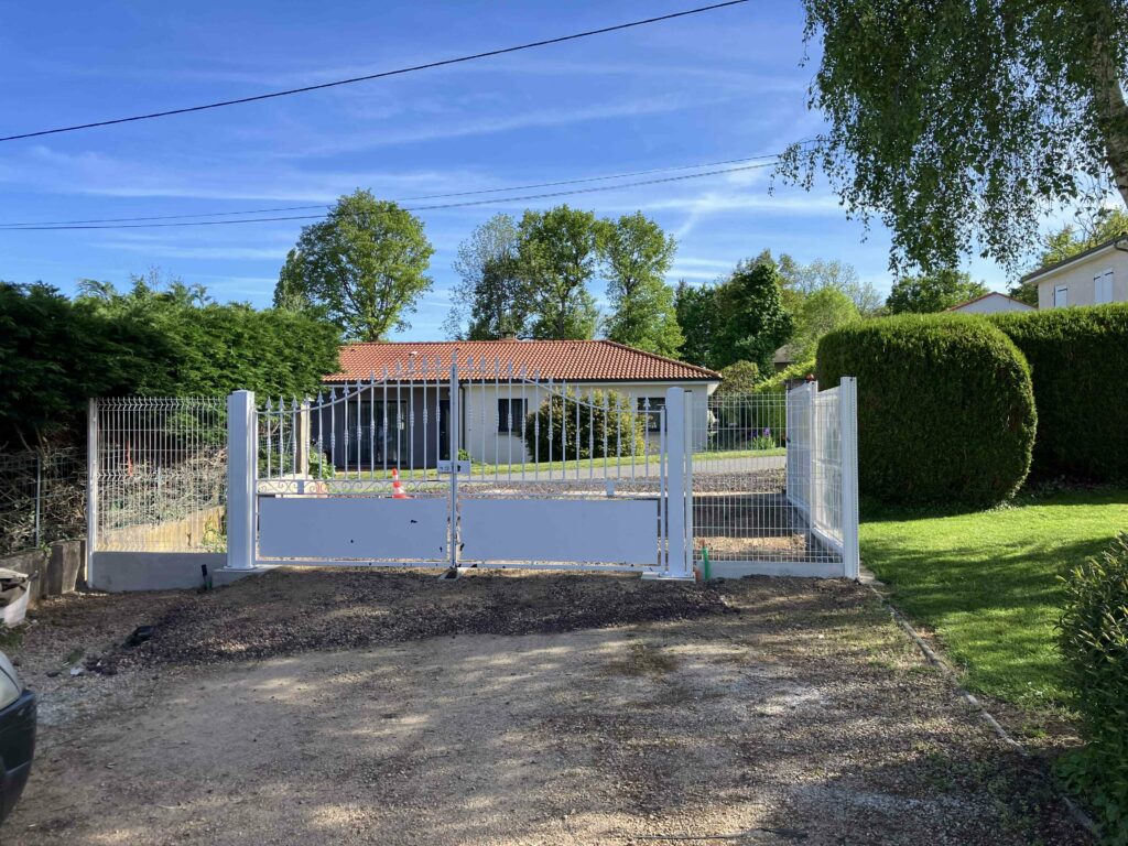 portail acier sur mesure ferronnerie metallerie art faireonlycreation clermont ferrand puy de dome