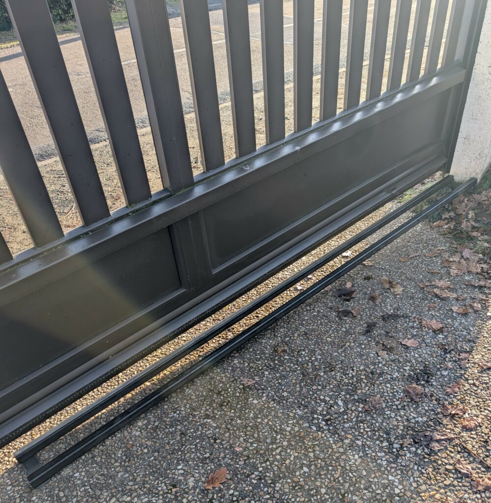 portail aluminium coulissant thermolaque pose metallerie sur mesure faireonlycreations clermont ferrand puy de dome 