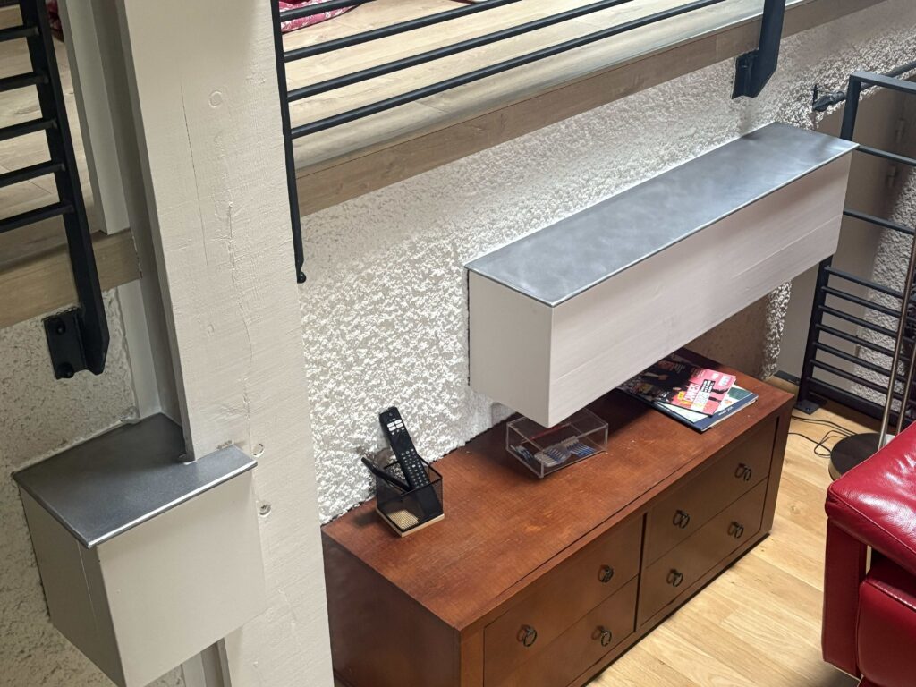 projet design mobilier accessoire tablette etagere metal brosse sur mesure ferronnerie metallerie art faireonlycreation clermont ferrand puy de dome 