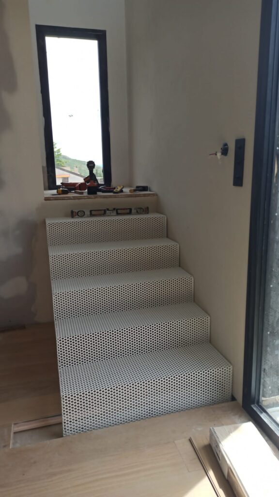 escalier nid d abeille metallerie art sur mesure faireonlycreations clermont ferrand puy de dome 
