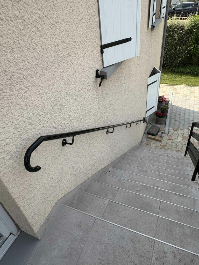 rampe escalier main courante securite sur mesure ferronnerie metallerie art faireonlycreation clermont ferrand puy de dome 