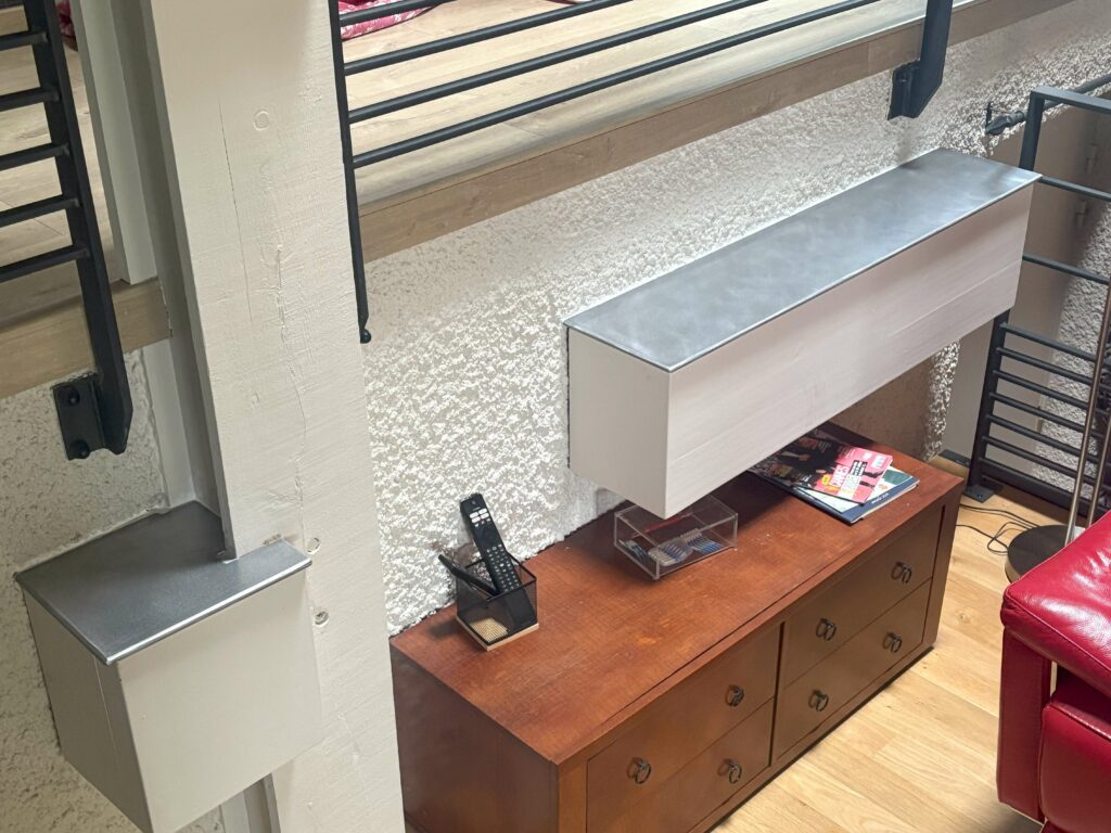 projet design mobilier accessoire tablette etagere metal brosse sur mesure ferronnerie metallerie art faireonlycreation clermont ferrand puy de dome 
